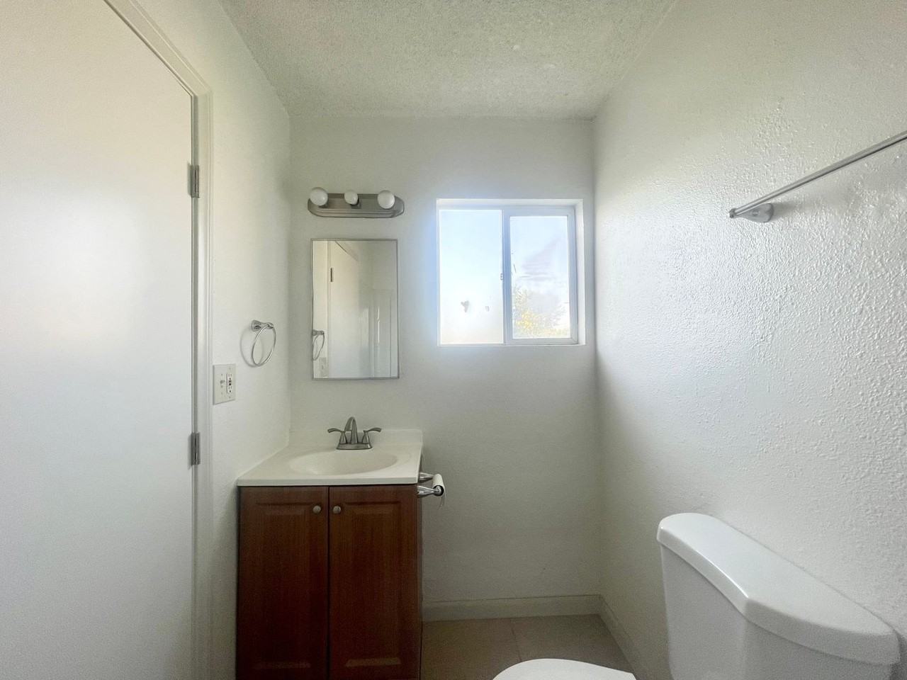 45371 Park St #4 - Photo 5 of 7