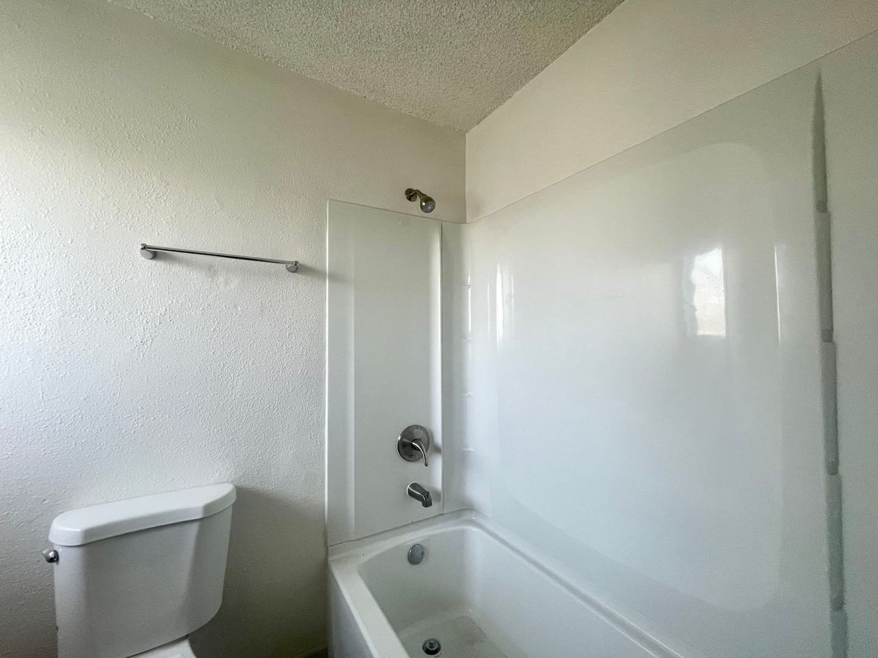 45371 Park St #4 - Photo 6 of 7