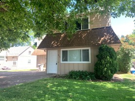 615 Nw 11th St - Photo 1 of 1