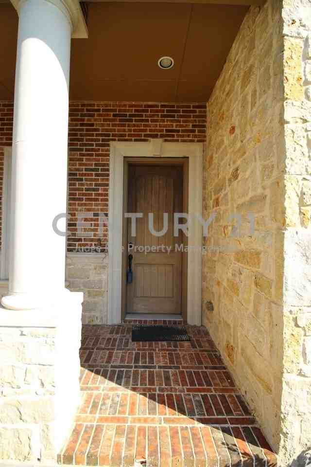 7316 Joshua Tree Trl - Photo 2 of 22