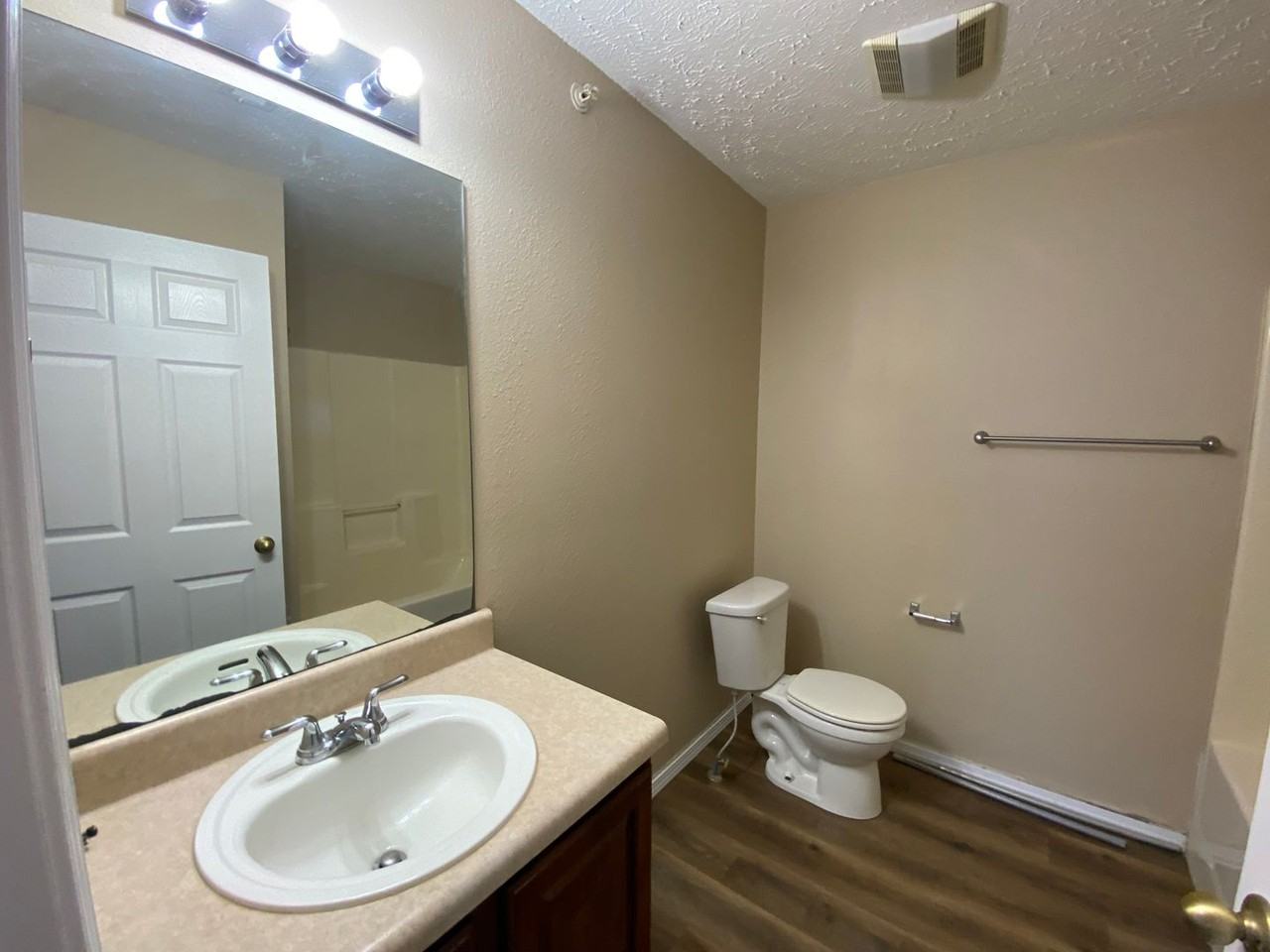 1040 S Clifton Ave #A - Photo 7 of 13