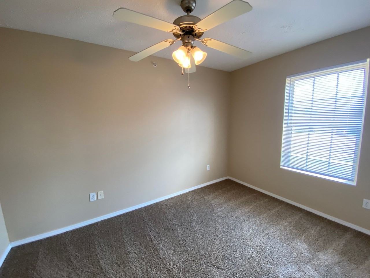 1040 S Clifton Ave #A - Photo 6 of 13