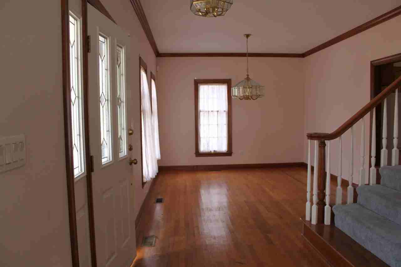916 Dorset Way - Photo 2 of 16