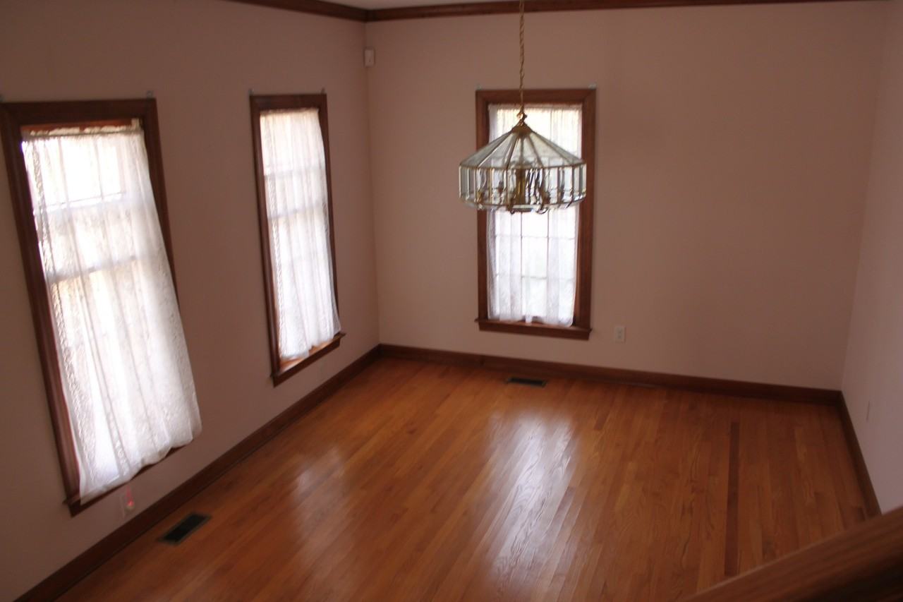 916 Dorset Way - Photo 3 of 16