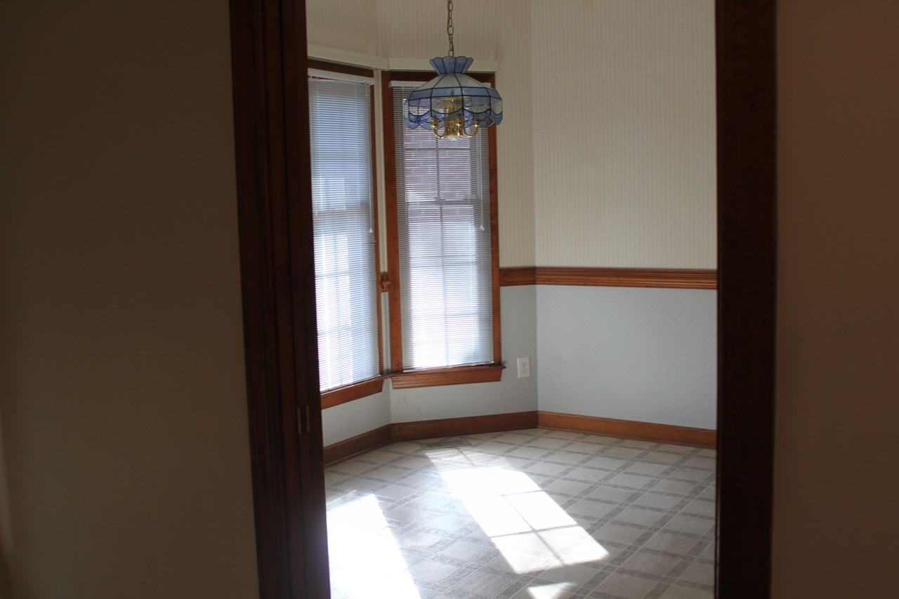 916 Dorset Way - Photo 7 of 16
