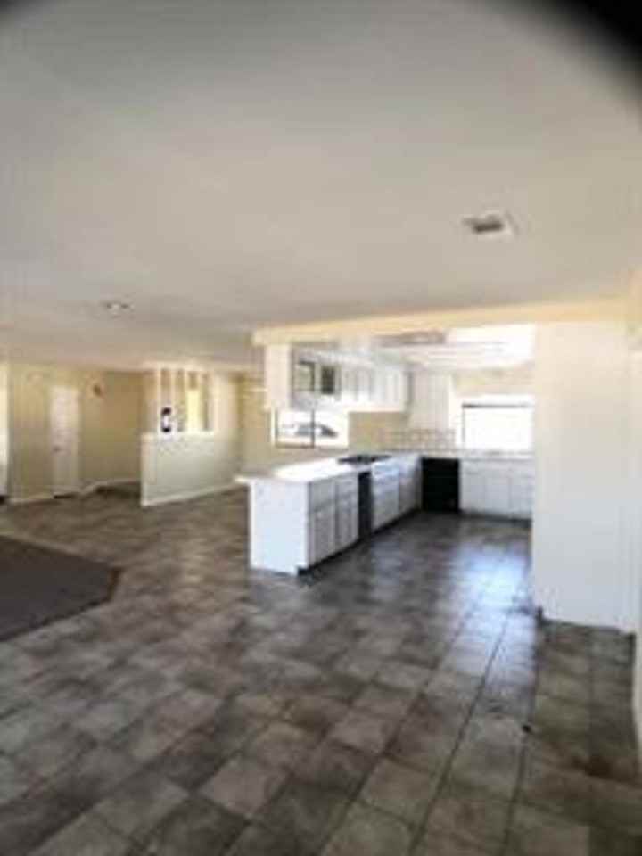 21036 Pine Ridge Ave - Photo 3 of 30