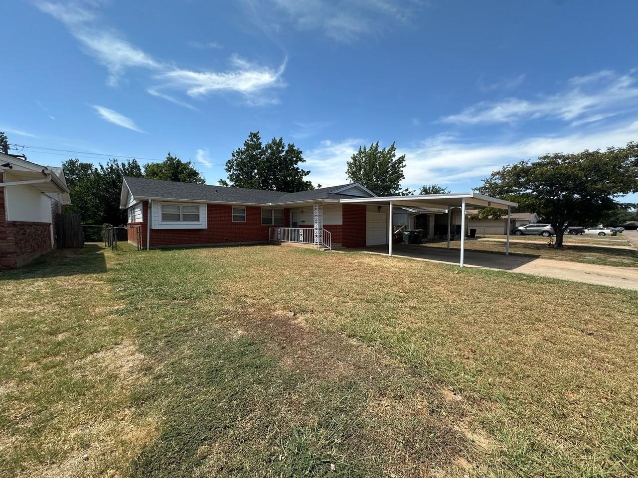 1101 Hampton Dr - Photo 2 of 50