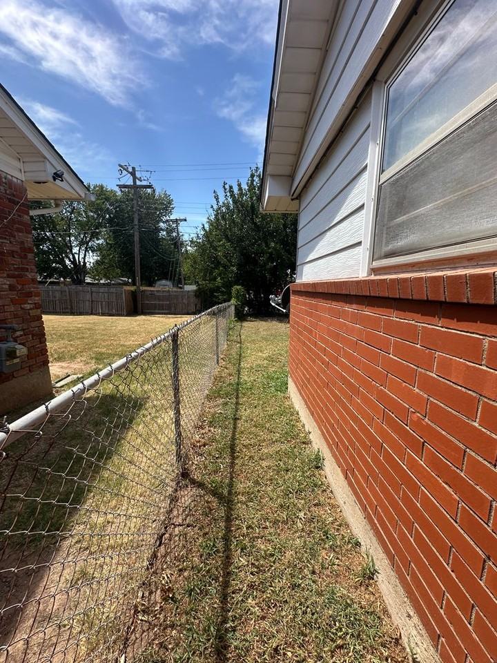 1101 Hampton Dr - Photo 5 of 50