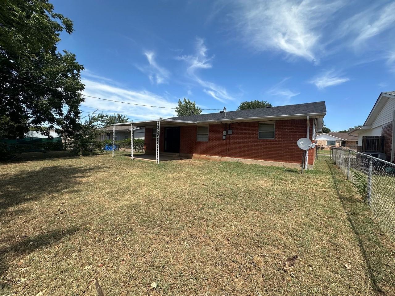 1101 Hampton Dr - Photo 7 of 50