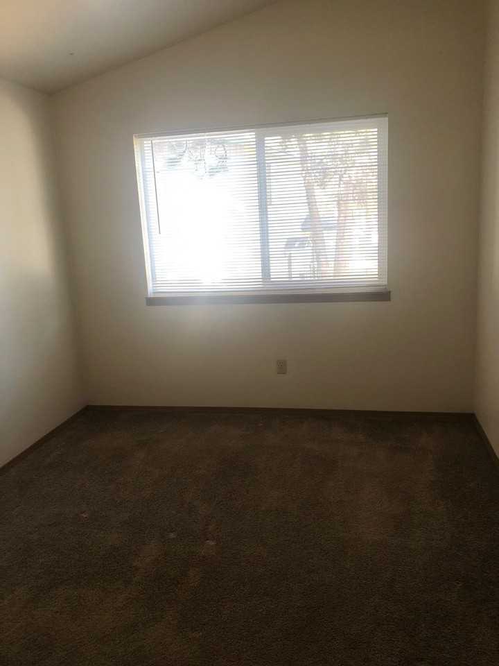 1285 Nw Stannium Rd - Photo 5 of 7