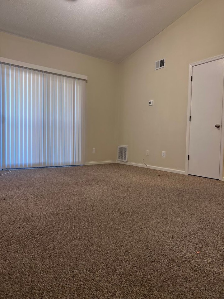 234 Pacific Dr - Photo 3 of 17