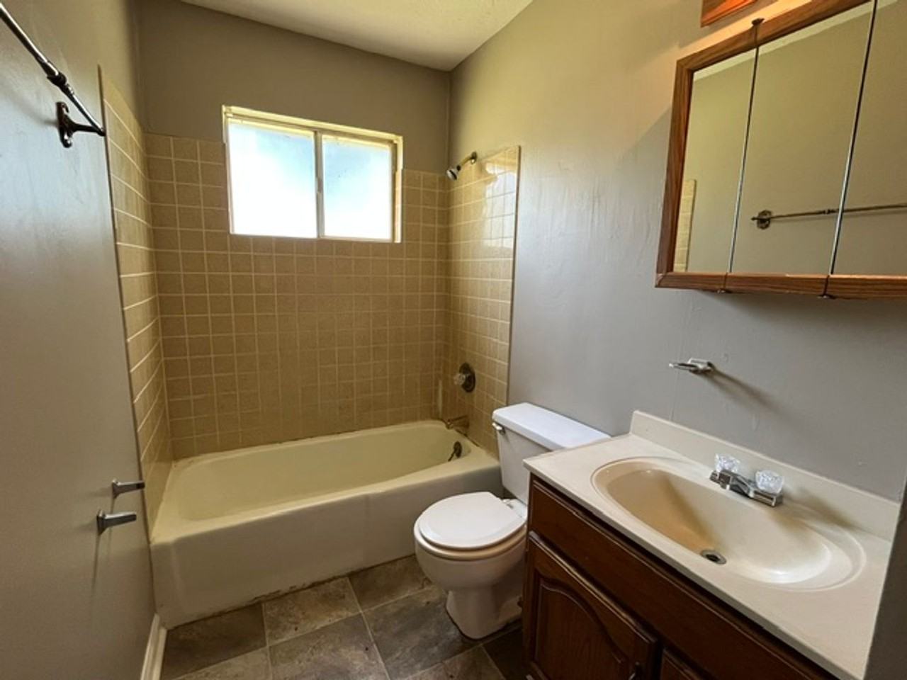 7606 Rockingham Dr - Photo 6 of 9