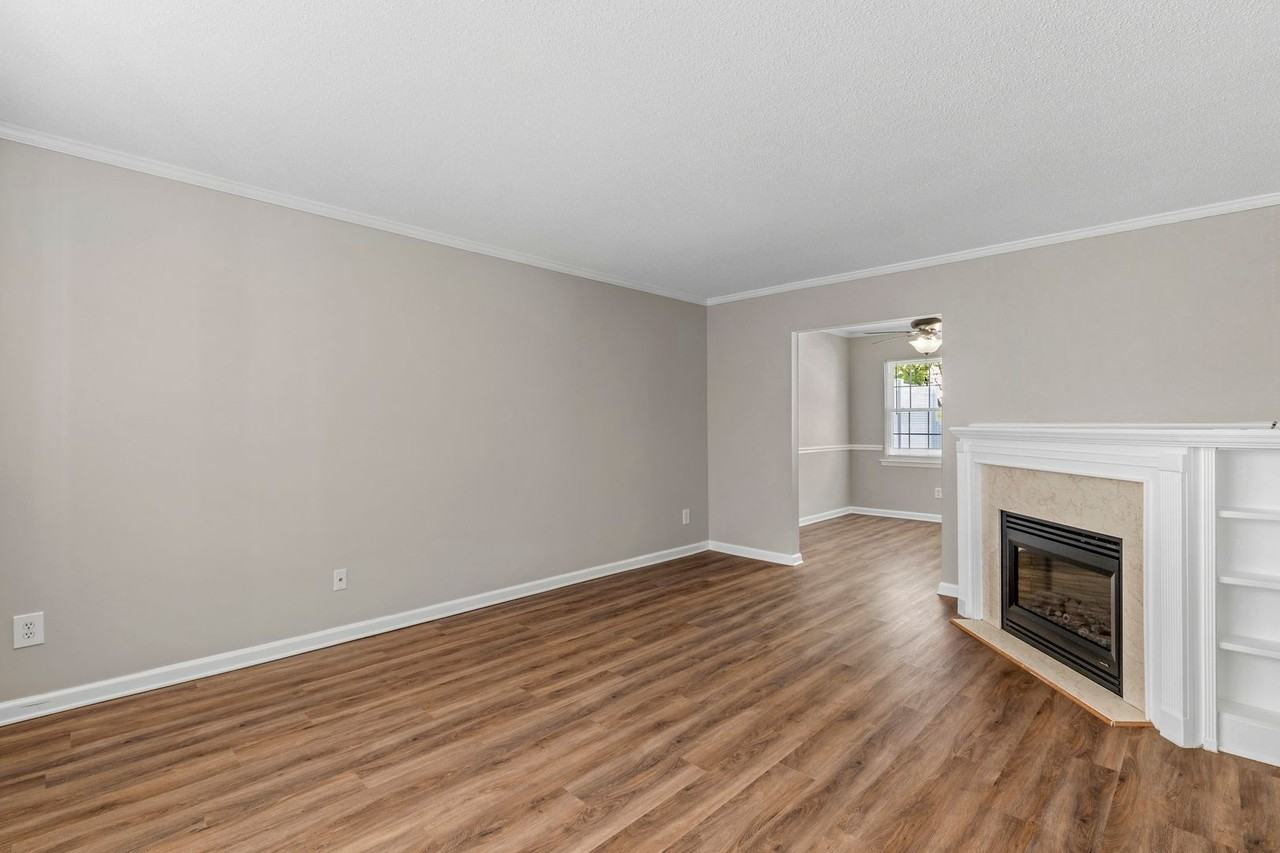 4731 Tower Rd - Photo 3 of 26