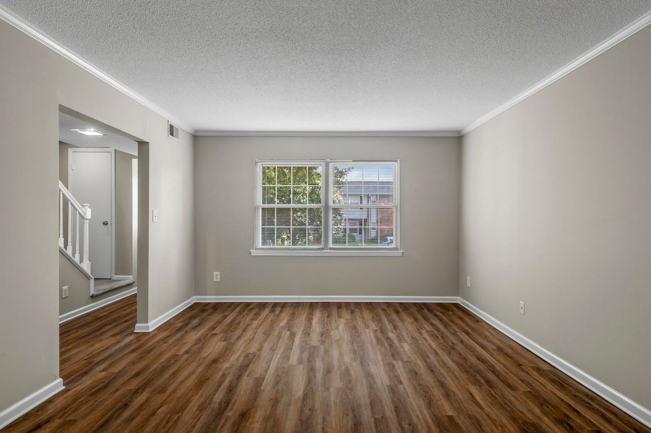 4731 Tower Rd - Photo 6 of 26