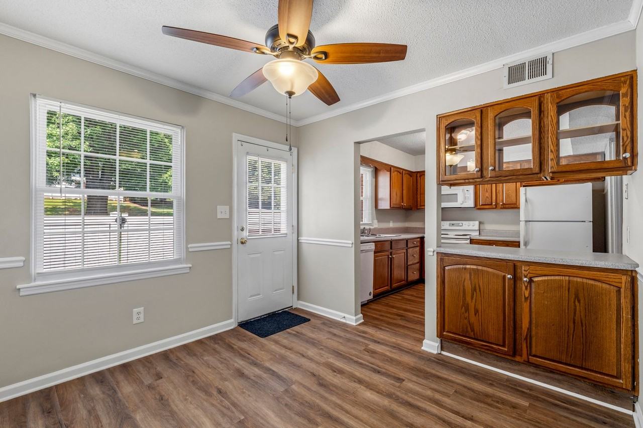 4731 Tower Rd - Photo 7 of 26