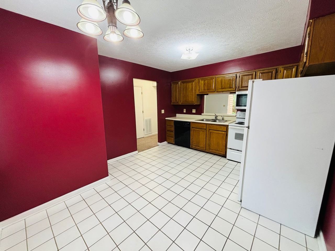931 Lora Ln - Photo 5 of 20