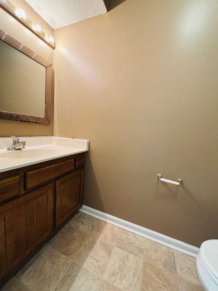 931 Lora Ln - Photo 6 of 20