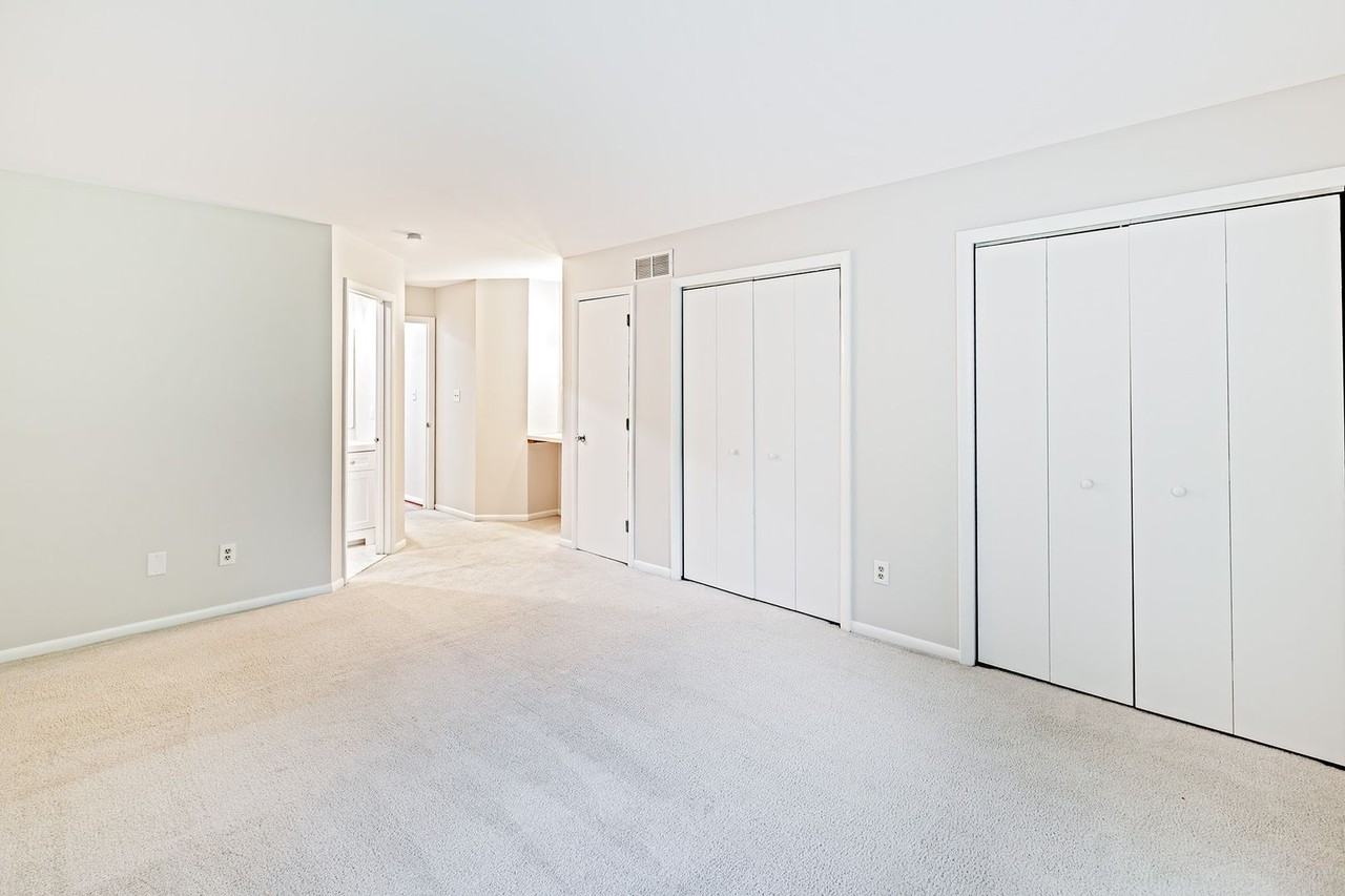 33 Foxtail Ct - Photo 6 of 10