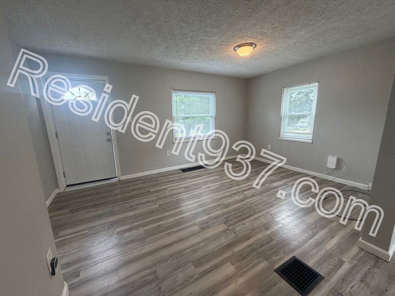 1641 Horlacher Ave - Photo 4 of 16