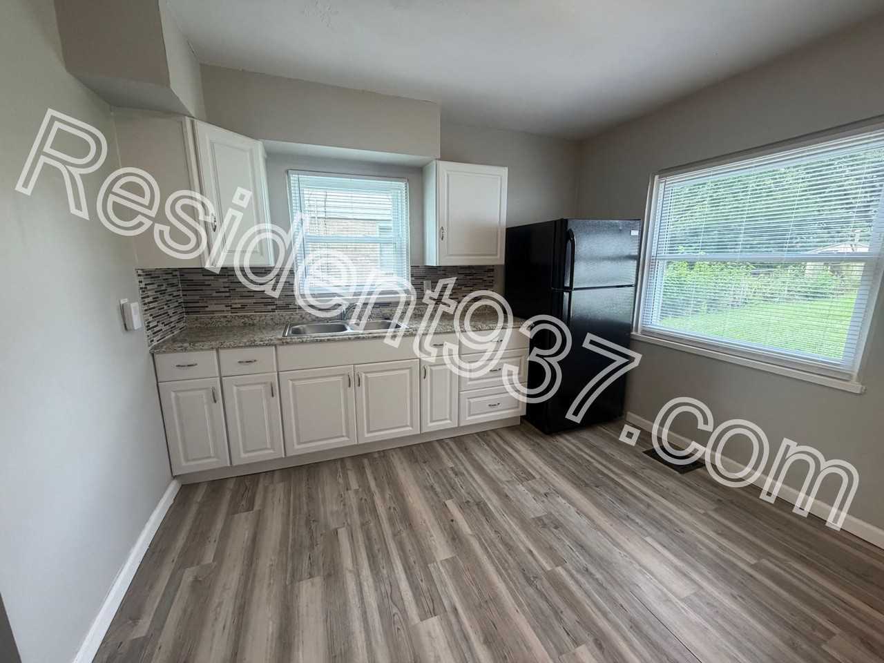 1641 Horlacher Ave - Photo 5 of 16