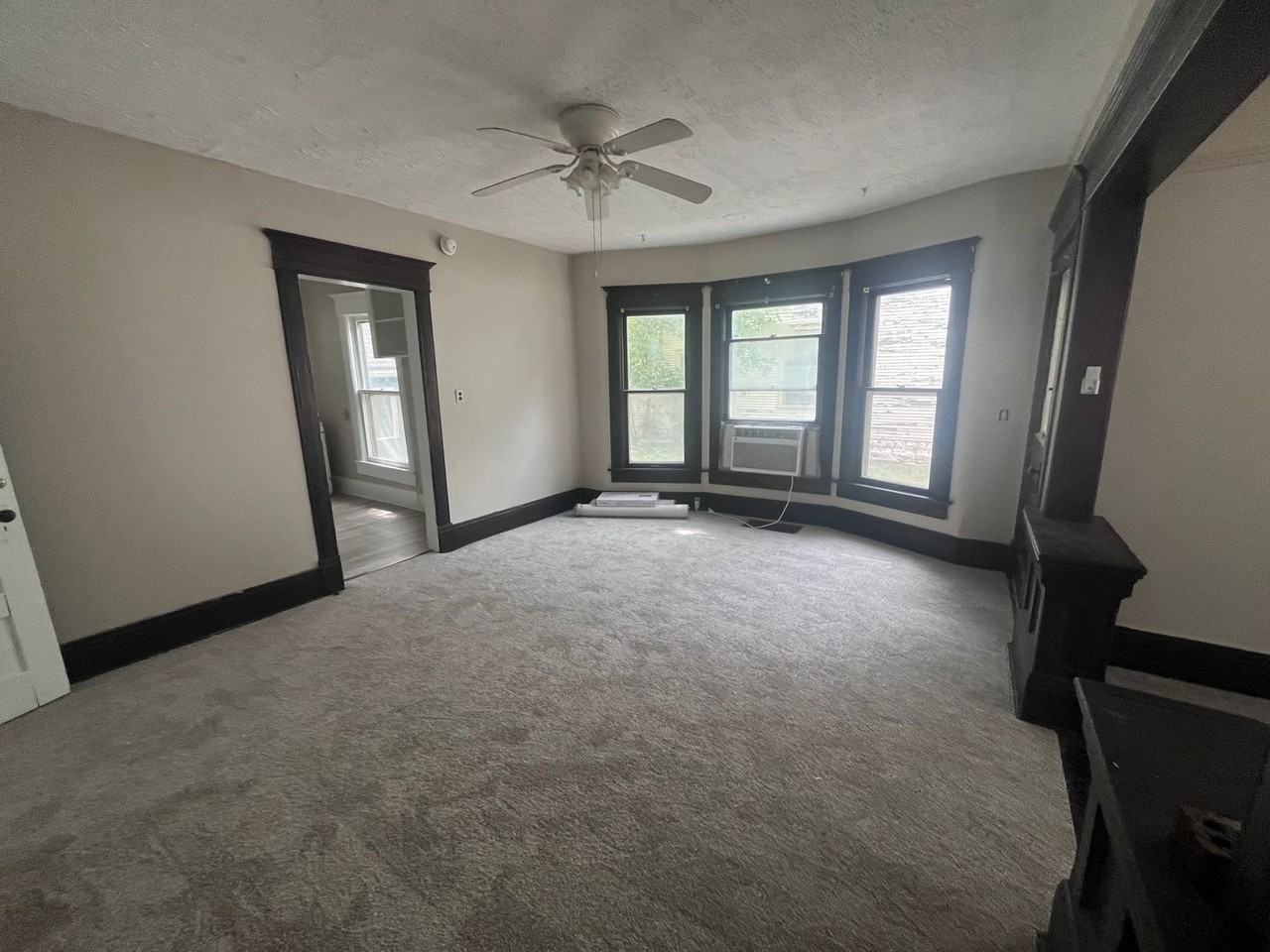 204 S Osage St - Photo 5 of 20