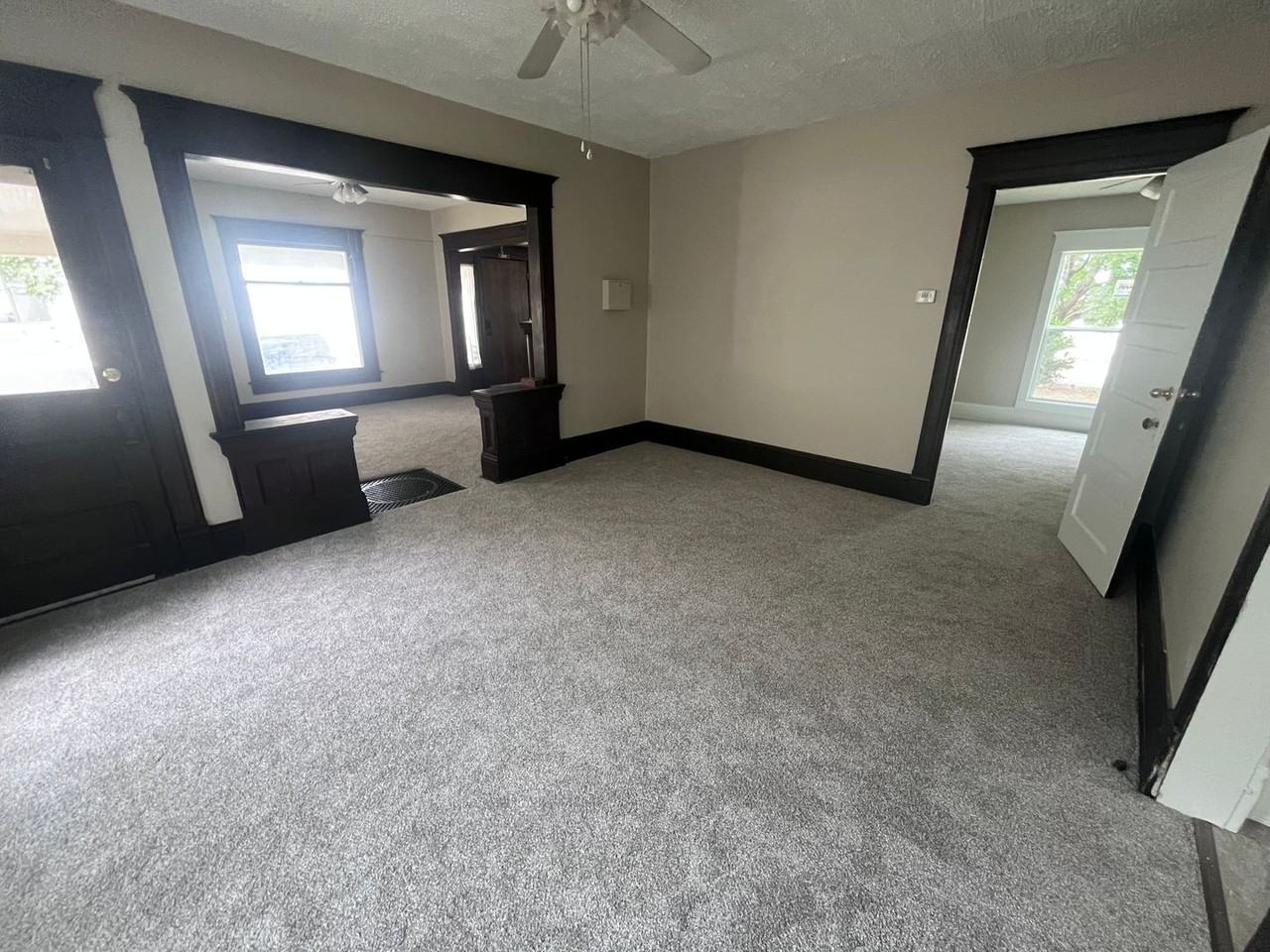 204 S Osage St - Photo 6 of 20