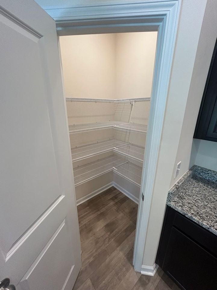 198 Hampton Park Cir - Photo 7 of 29