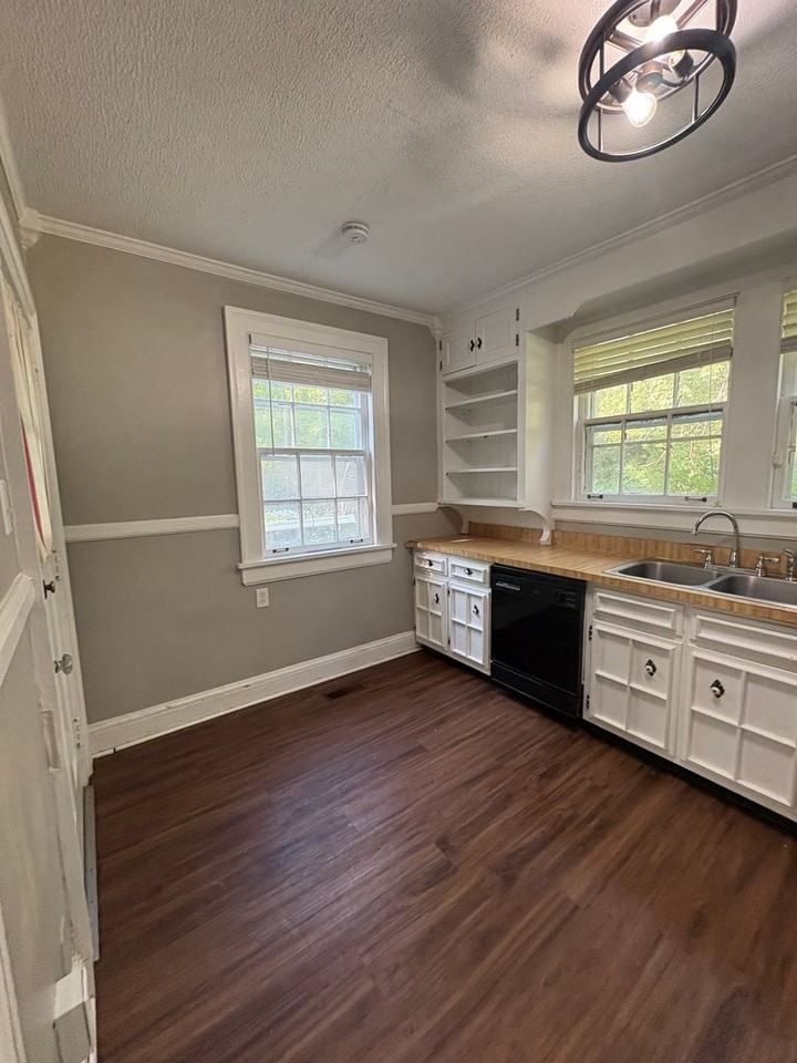 783 Sanders Rd - Photo 4 of 32