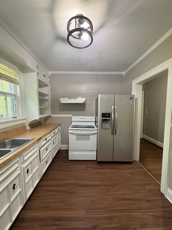783 Sanders Rd - Photo 6 of 32