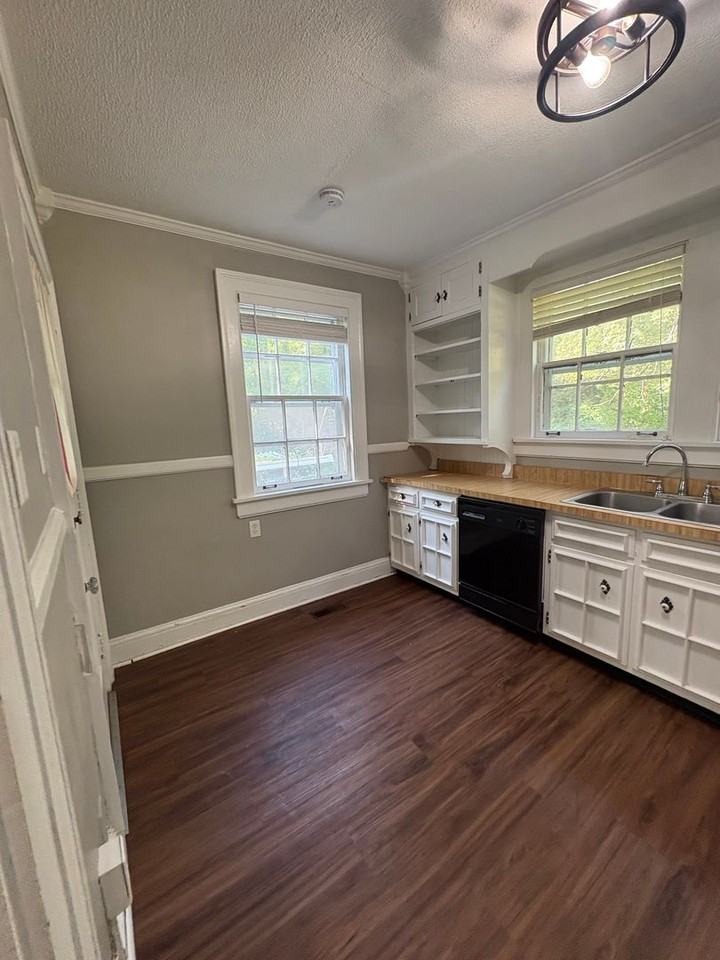 783 Sanders Rd - Photo 7 of 32