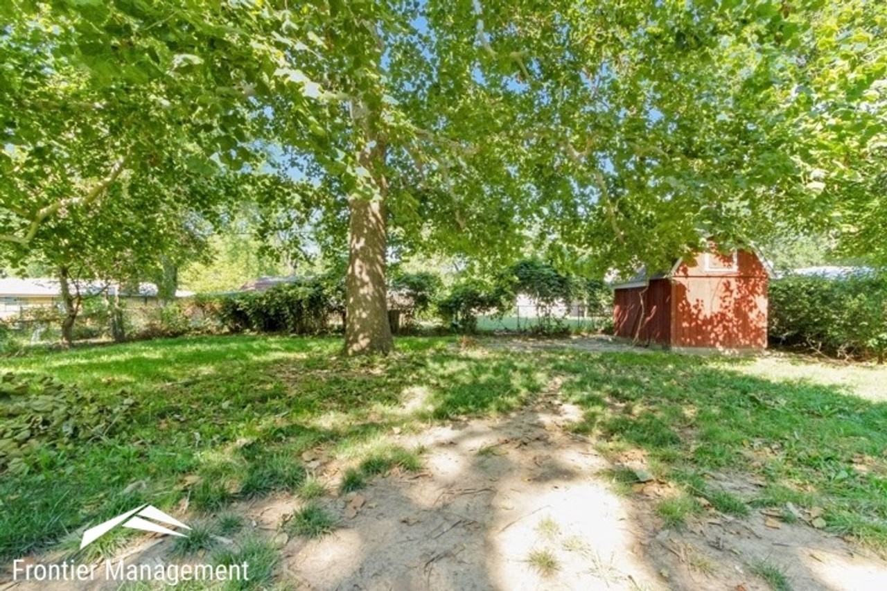 1733 Vaughn Dr - Photo 2 of 22