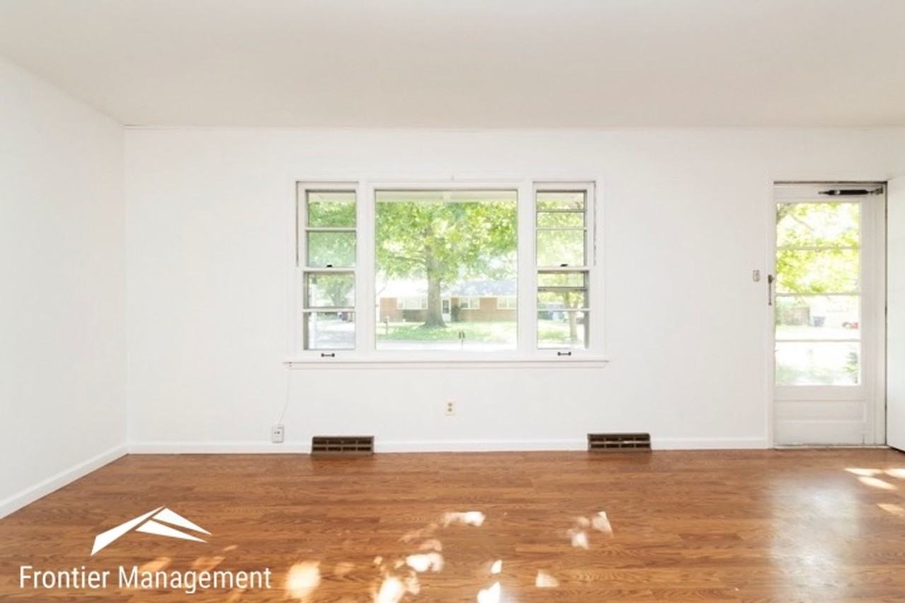 1733 Vaughn Dr - Photo 4 of 22