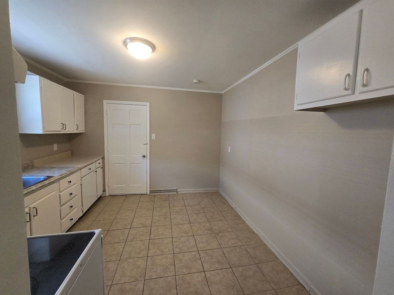 1605 Pichard St - Photo 3 of 18