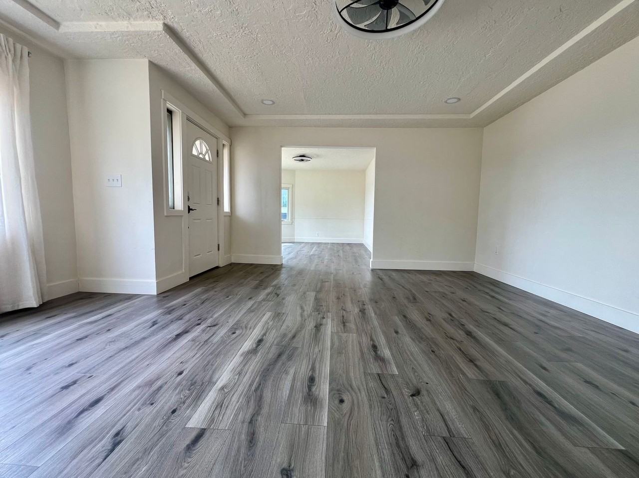 6737 N Olin Ave - Photo 7 of 37