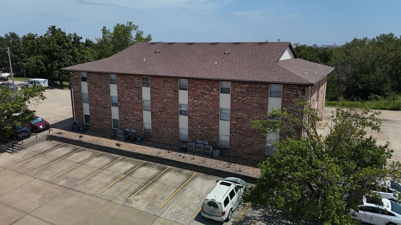907 907 Southwest Blvd B-5 #5 - Photo 2 of 19