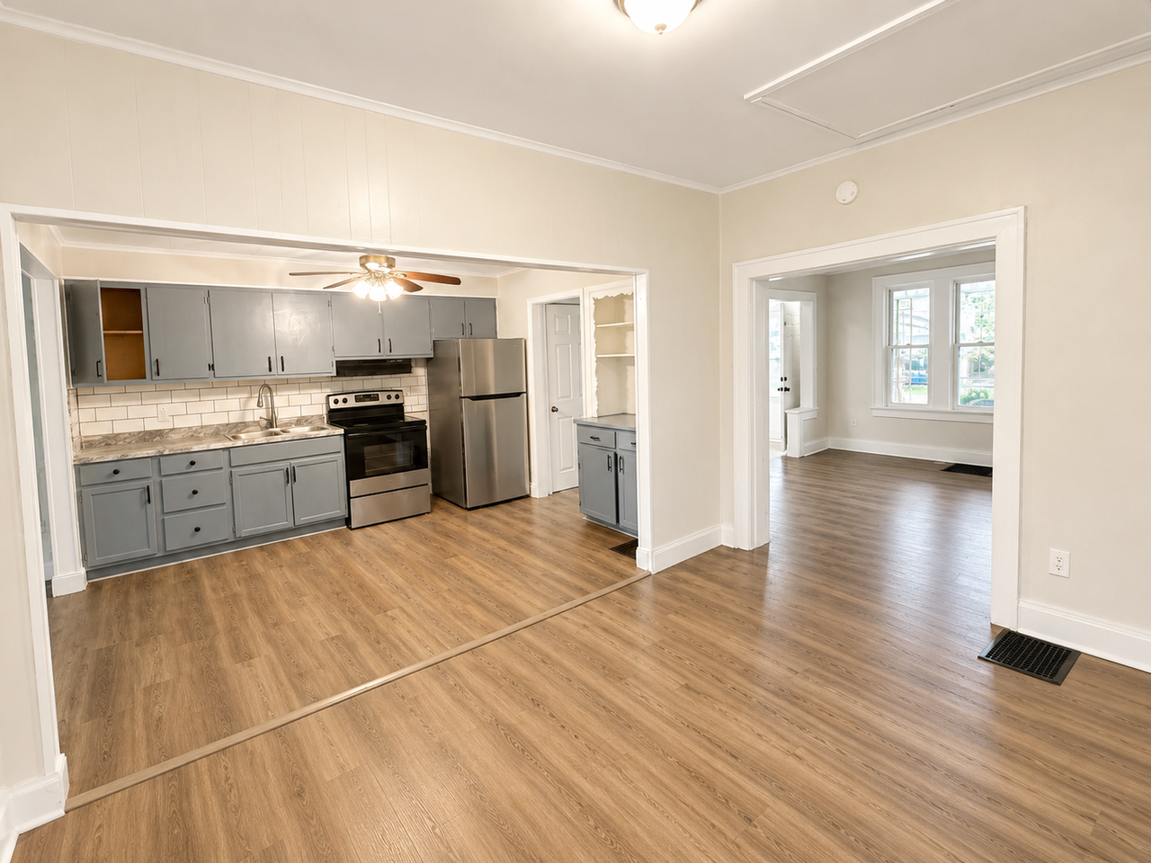 427 S Richardson Ave - Photo 4 of 16