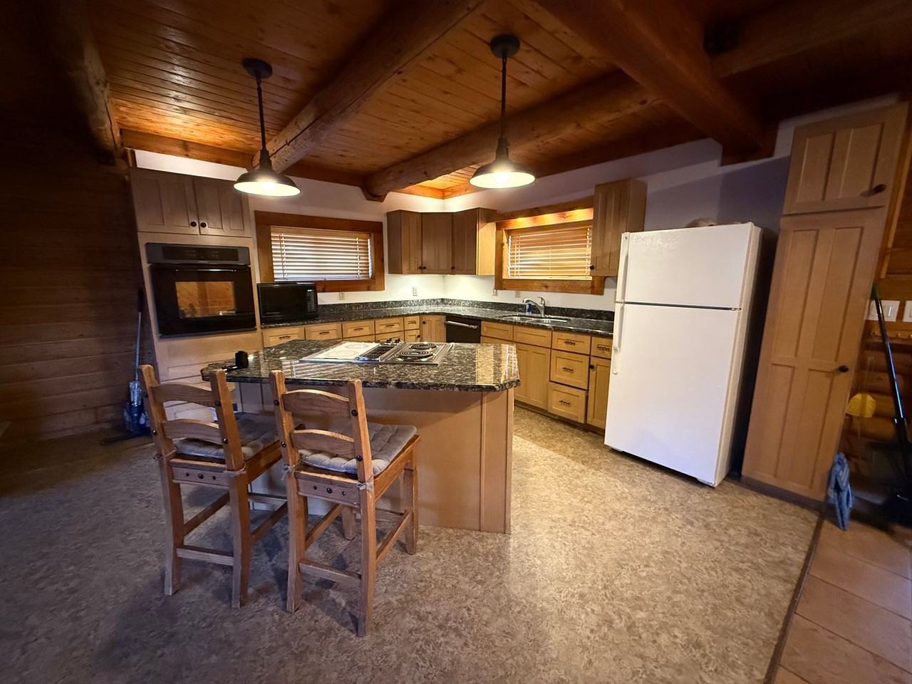 596 S Moenkopi Dr - Photo 3 of 18