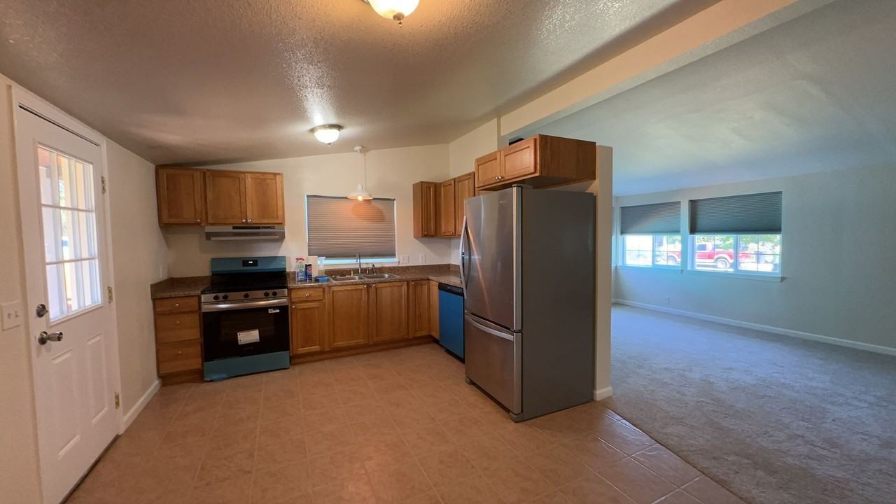 187 Se Dave St - Photo 6 of 30