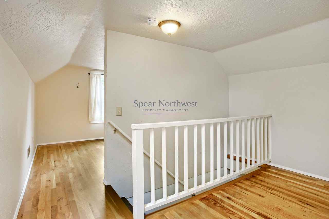 2137 N Sumner St - Photo 4 of 32