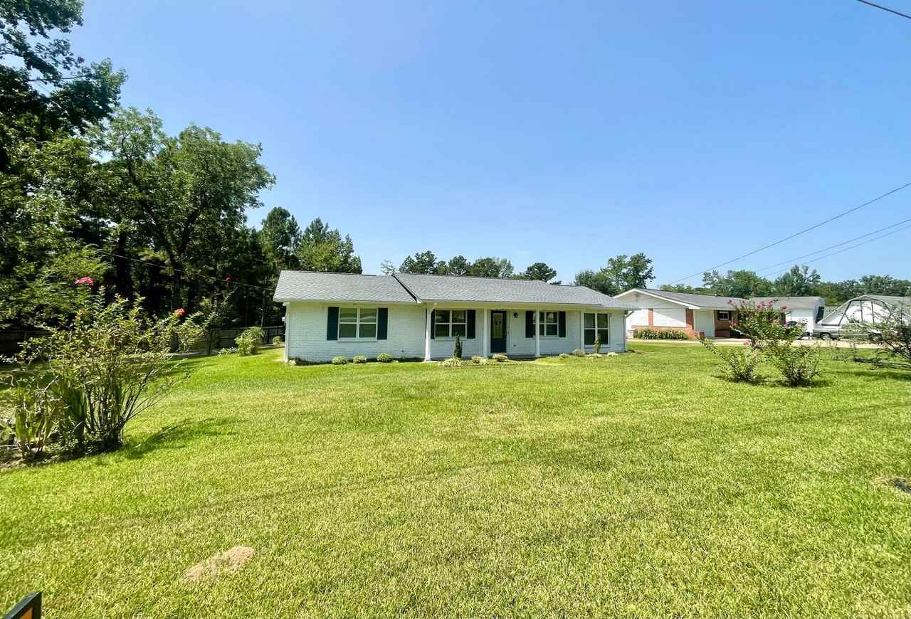 539 Luckney Rd - Photo 2 of 13