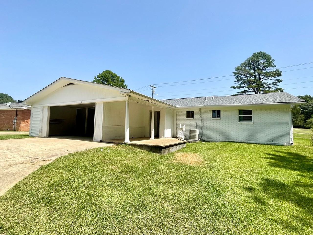 539 Luckney Rd - Photo 3 of 13