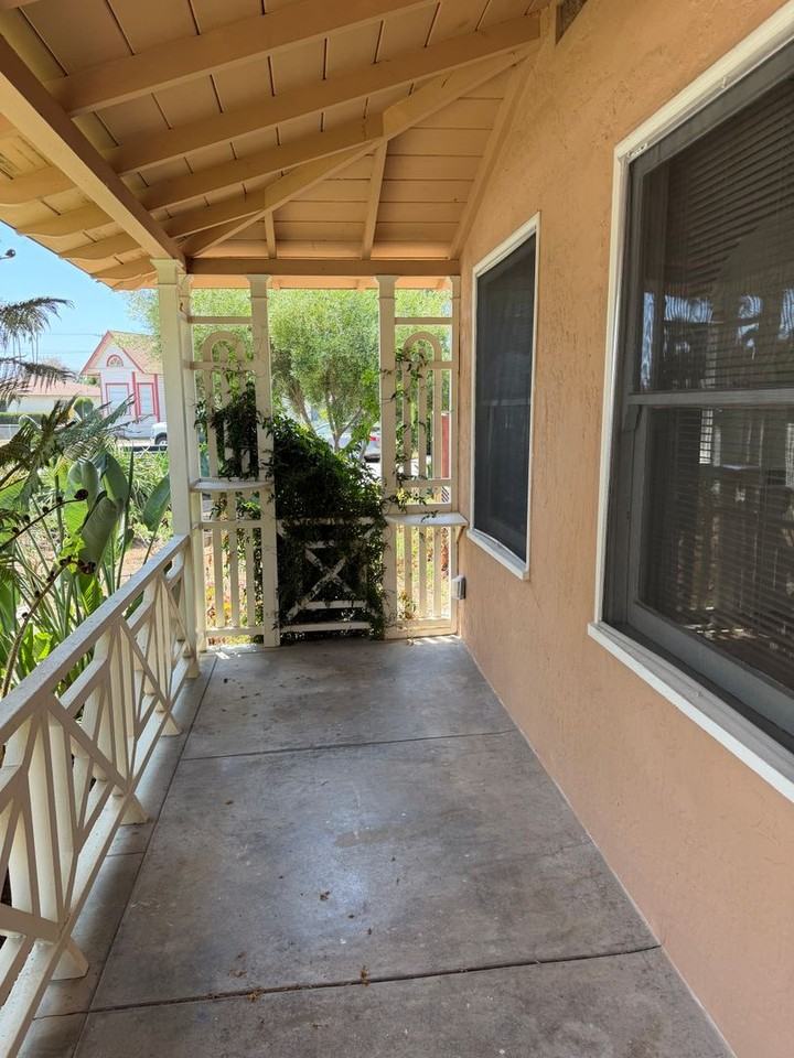 619 Jordan Ave - Photo 2 of 10
