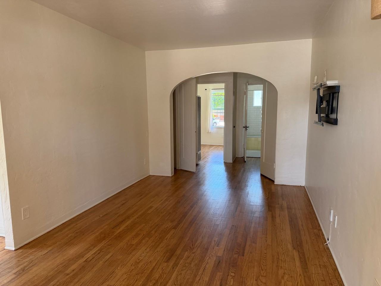 619 Jordan Ave - Photo 3 of 10