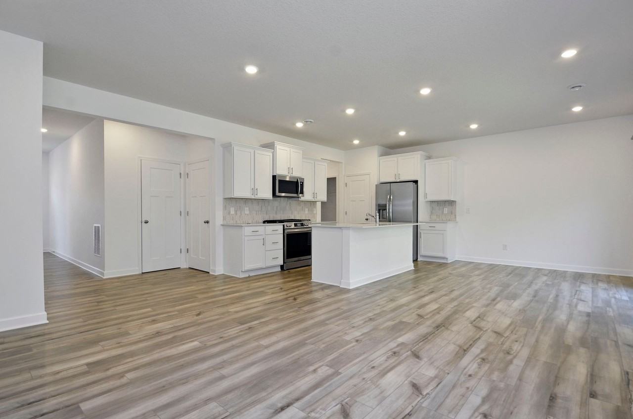 3858 Heath Ave N - Photo 3 of 19