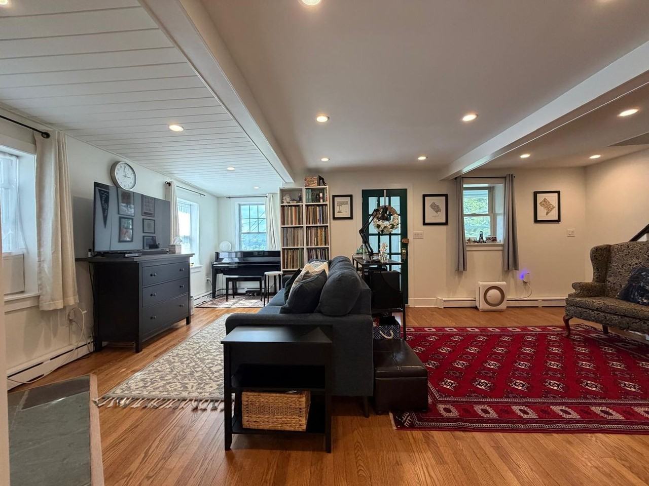 1219 Maple Ave - Photo 3 of 18