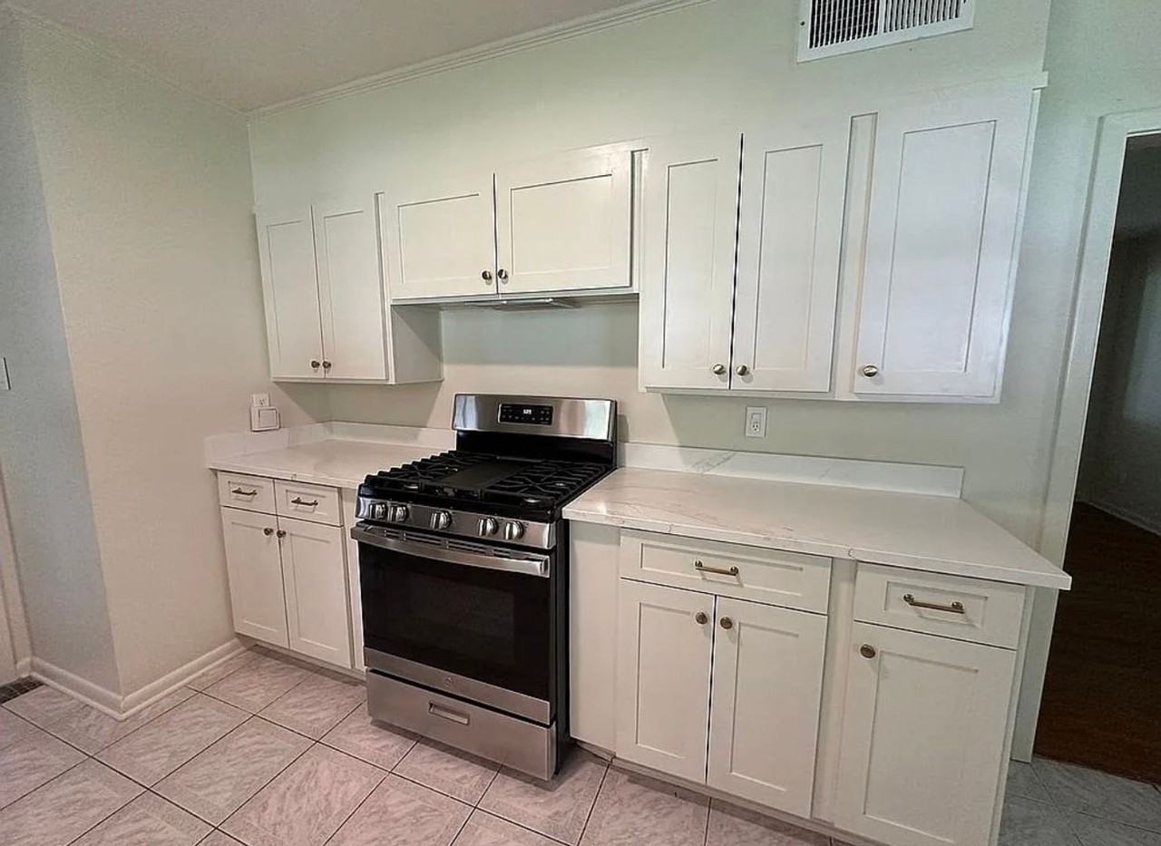 214 Brentwood Blvd - Photo 3 of 15