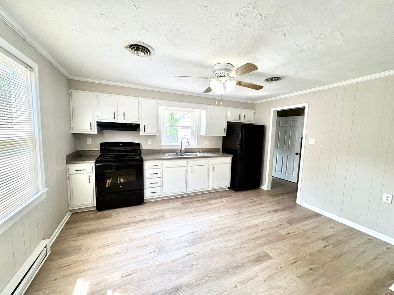 1705 Eden Ave - Photo 3 of 9