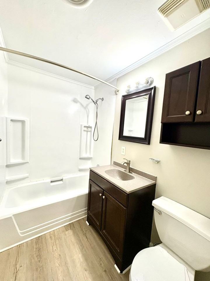 1705 Eden Ave - Photo 5 of 9