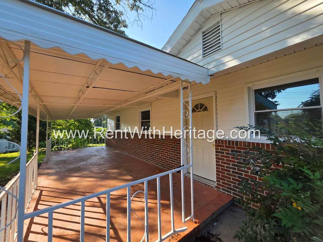 5990 Peco Ln - Photo 5 of 36