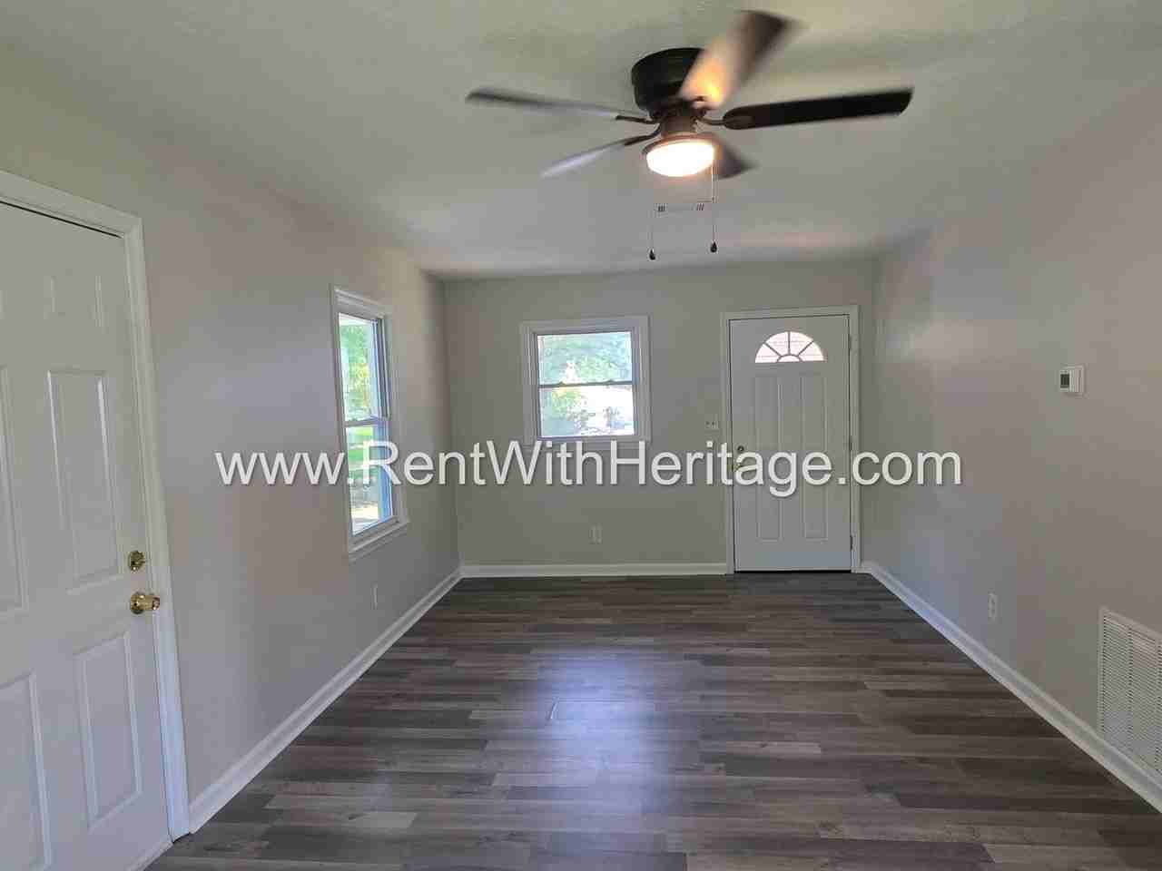 5990 Peco Ln - Photo 7 of 36
